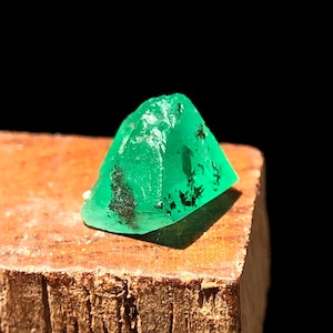 Natural Emerald Rough, Uncut Emerald, Emerald Gemstone, Emerald Raw, Emerald Crystal For Jewelry Making, 1.40 Carats, Zambian Emerald