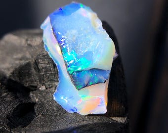 天然オパール原石、ホワイトブルークリスタル、原石（2.60カラット