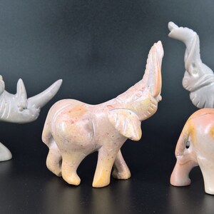 Figurine de rhinocéros sculptée en pierre, pierre à savon de Rhinoceros décor maison minimaliste Rhino cadeau fait en Afrique image 4