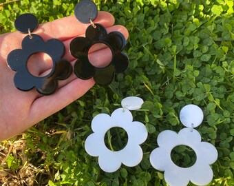Retro daisy flower stud drop earrings novelty acrylic geometric vintage pattern harajuku art funky gift alternative keychain rose