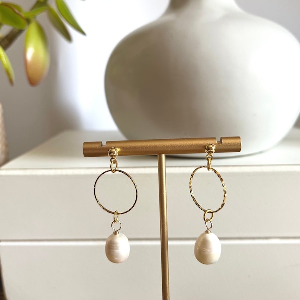 Pearl Gold Hoop Dangle Earrings / Mothers Day Gift / Simple Minimalist Hoop Gold Filled Potato Pearl / 18mm Gold Plated Circle Connector