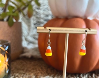 Small Candy Corn Dangle Earrings / Lightweight Polymer Clay Halloween Jewelry / Samhain Party Accessories / Cute Cozy Autumn Fall Aesthetic