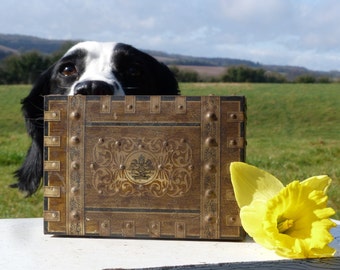Vintage Huntley & Palmers Design &#39;Trunk&#39; Biscuit Tin