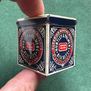 Scarce Vintage Huntley & Palmers Small Sample Biscuits Tin (Reading)