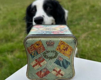 Rare Victorian Gray Dunn & Co. Tinplate &#39;Flags&#39; Biscuit Tin (1896)