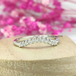 Alianza de boda/anillo de aniversario/anillo de oro blanco macizo/anillo de plata 925 con solitario de moissanita y diamantes de laboratorio de corte VVS1 diminutos y redondos de 11 piedras de 1,40 ct