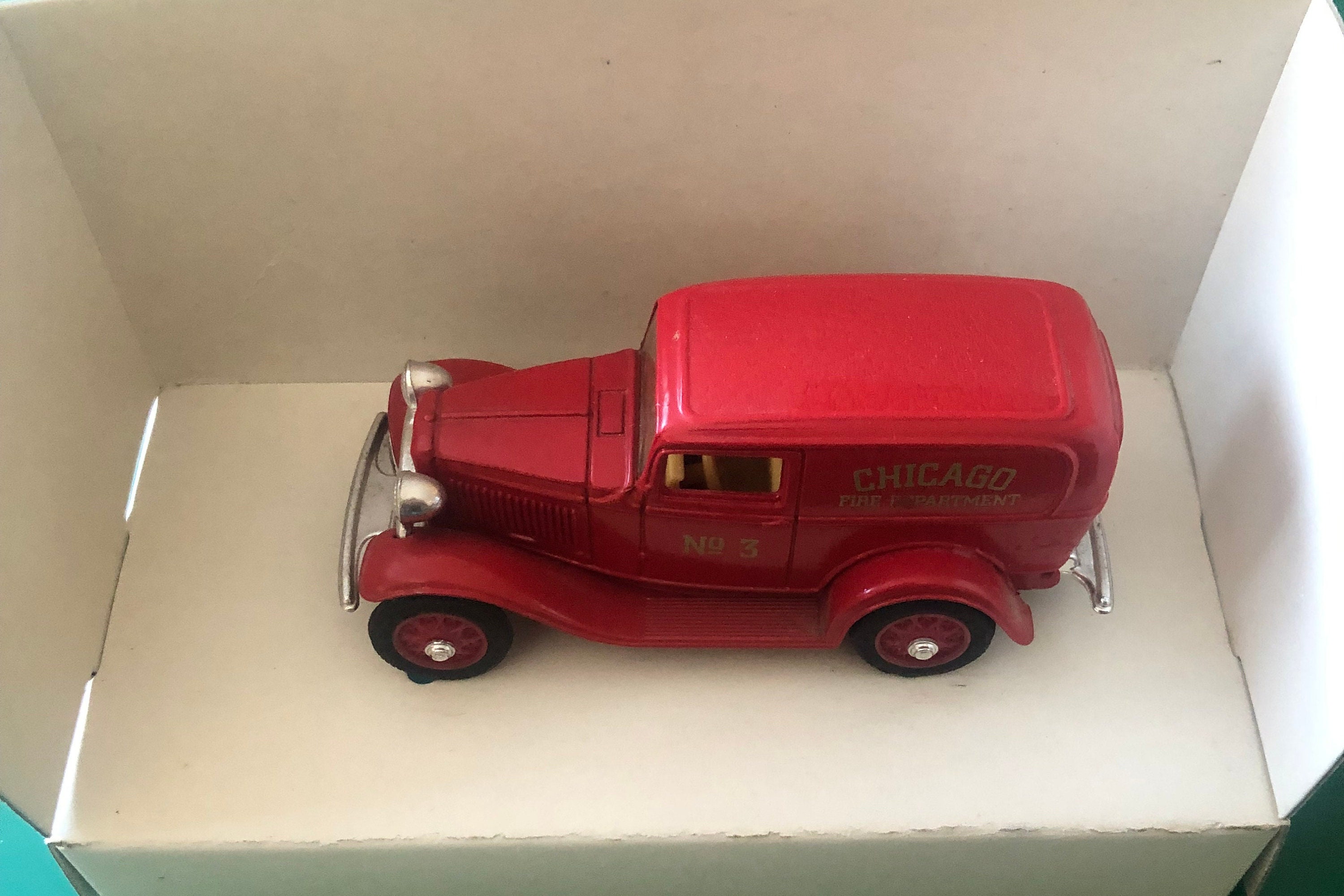 Miniature Ertl 1/43 Diecast 2543 - Royal Mail Roadster 1914 - Verte