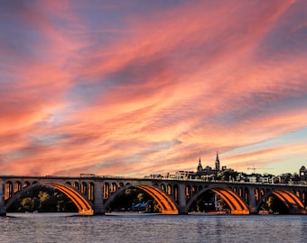 Universidad de Georgetown y el Puente Key al atardecer en Washington D. C., decoración de pared, paisaje urbano, impresión de monumentos de EE. UU., monumento imprimible de D. C.