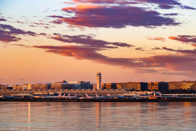 Washington Ronald Reagan Airport Sunrise, DC Wall Art Decor, Fine Art Print, Washington DC Photography, DCA, photo of planes on runway Bild 1