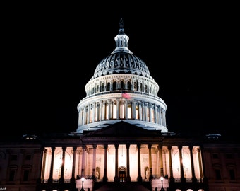 Fotografía nocturna del Capitolio de los Estados Unidos en Washington D. C., arte mural de D. C., monumento del National Mall, monumento nacional, decoración de pared imprimible