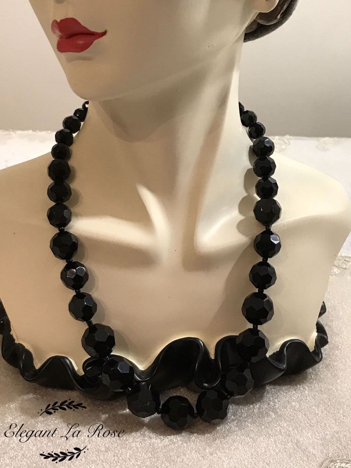 Jet crystal necklace Outlet