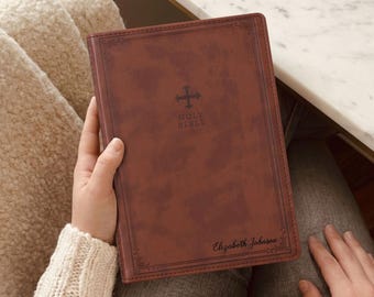 Bible NRSV personnalisée édition catholique, nom de la Bible personnalisé gravé, Bible catholique complète, cadeau chrétien et baptême pour homme ou femme