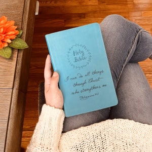 Personalized NIV Bible: Create Your Own Custom Engraved Design with a Designer, NIV Value Thinline Blue New International Version Holy Bible