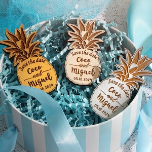 Save the date magnet Pineapple, Hawaiian destination wedding favor gift, wedding favors for guests in bulk, favor magnet, tropical wedding