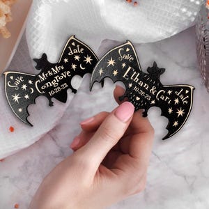 Save the dates bat magnets for Halloween wedding, gothic save the date, Spooky save the dates, Halloween invitation, fall wedding