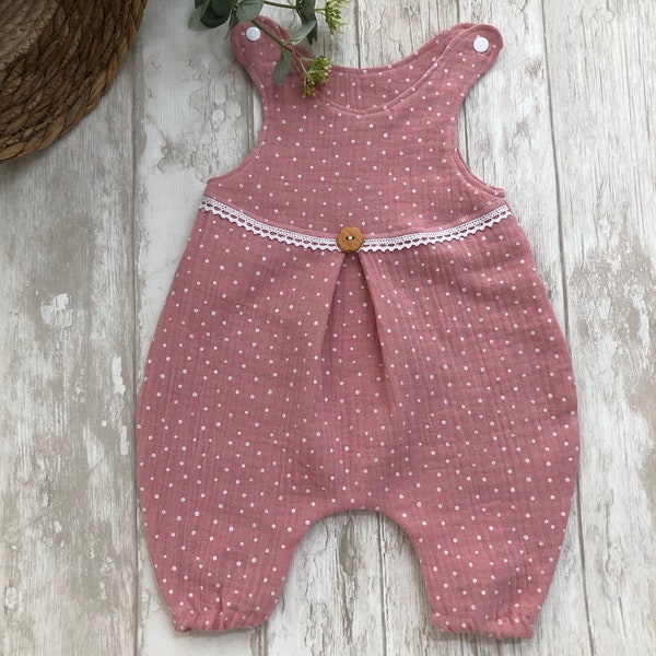 Baby romper made of muslin pink dotted