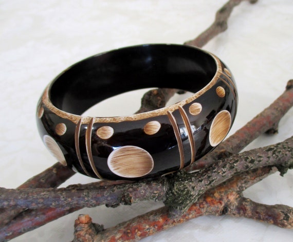 Vintage 1980’s.  Carved / Inlaid Brown Horn Bangl… - image 2