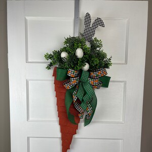 Easter Carrot Wreath, Carrot with Bunny Door Hanger, Orange Burlap Carrot Door Wreath, Carrot Wreath, Easter wreath, Farmhouse Carrot wreath