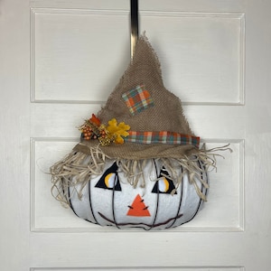 Fall Scarecrow Wreath, Halloween scarecrow door decor, Halloween wreath, scarecrow face wreath, scarecrow wall decor, scarecrow pumpkin head