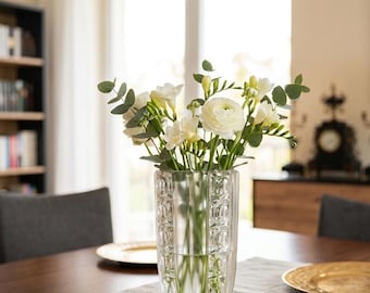 Vaso in vetro ceco Art Déco degli anni '30: design geometrico satinato