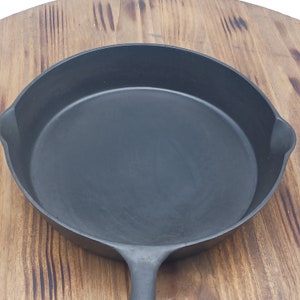 Vintage Lodge 3 Notch #8 Cast Iron Skillet