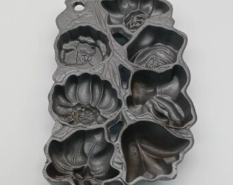 Vintage 1991 John Wright Cast Iron 7 Flower Mold