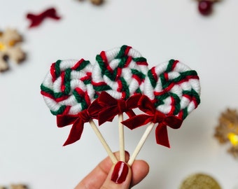 Set of macramé lollipops to decorate the Christmas tree