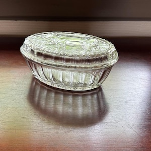 French Vintage Classic Glass Butter Dish – Traditional Cow Design