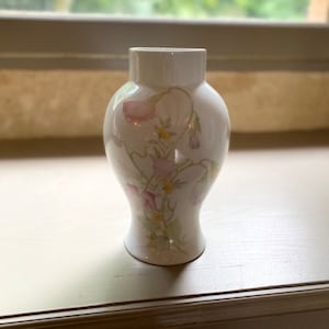 Vintage French Limoges Hand-Painted Porcelain Vase – Classic Floral Design