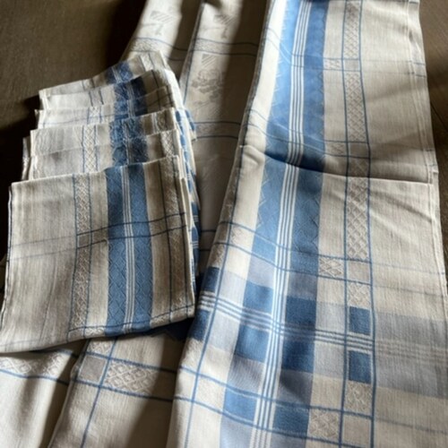 French Classic Jacquard shops Tablecloth with 6 Matching Napkins
