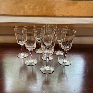 Set of 8 French Vintage Etched Wine Glasses – Elegant Design, Rare Complete Set