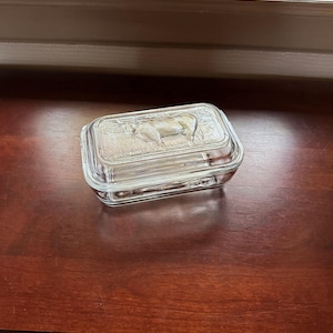 French Vintage Classic Glass Butter Dish – Traditional Cow Design