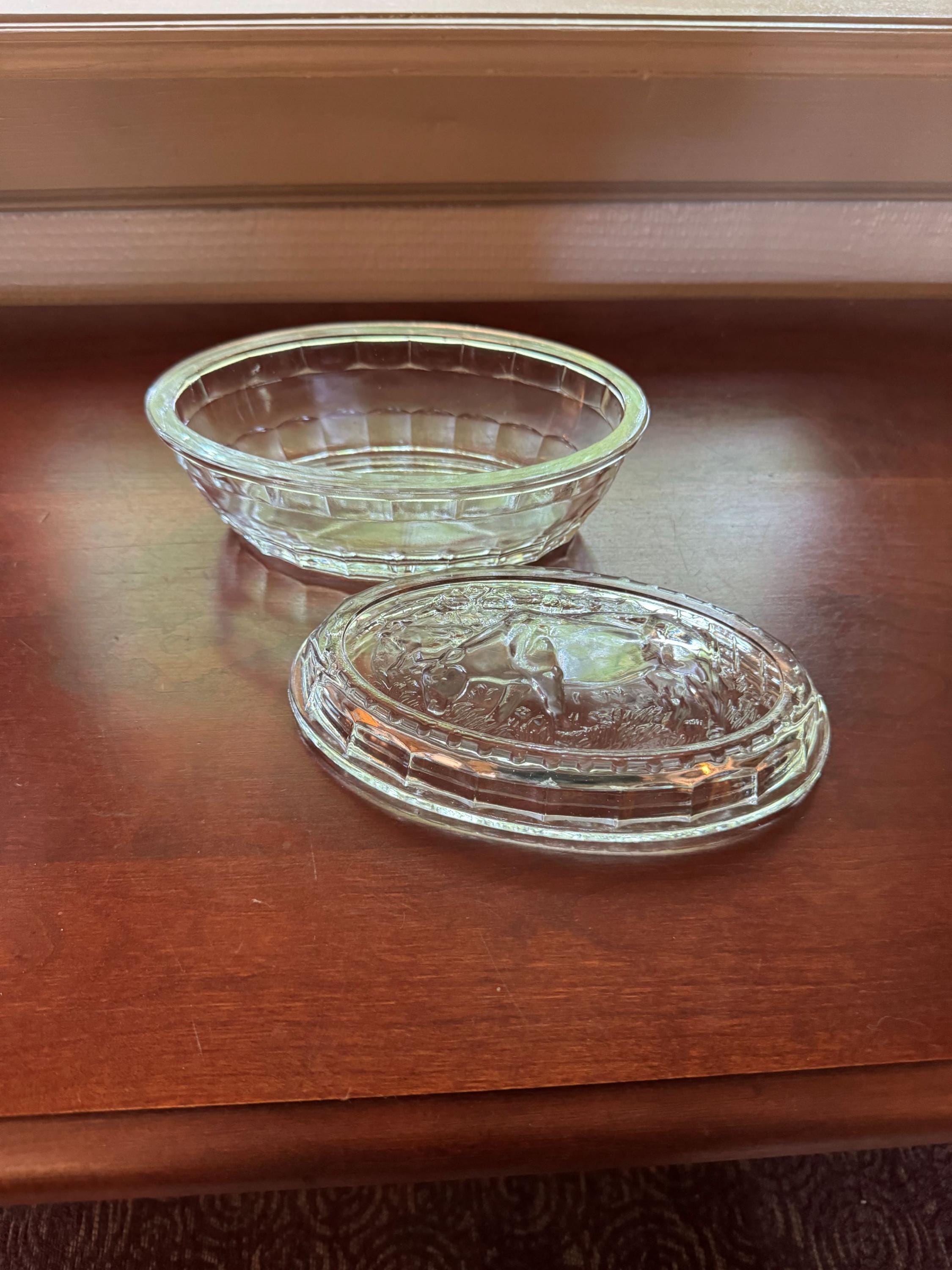 フランスのヴィンテージクラシックガラスバターディッシュ - 時代を