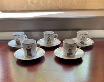 Set van 6 Franse vintage porseleinen espressokopjes en schotels | Handbeschilderde koffiemolenmotieven | Charmant Frans koffieservies