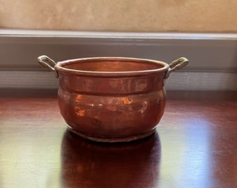 French Vintage Copper Sauce Pot with Brass Handles – Rare & Handcrafted Charm