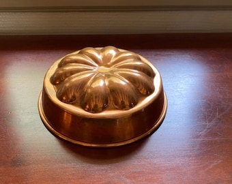 French Vintage Traditional Copper Baking Mold – Classic Kitchen Décor & Bakeware