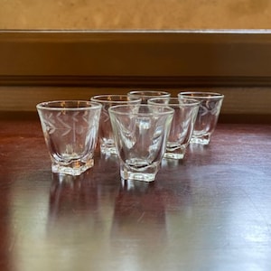 Set of 6 French Vintage Cordial Glasses – Delicate and Elegant