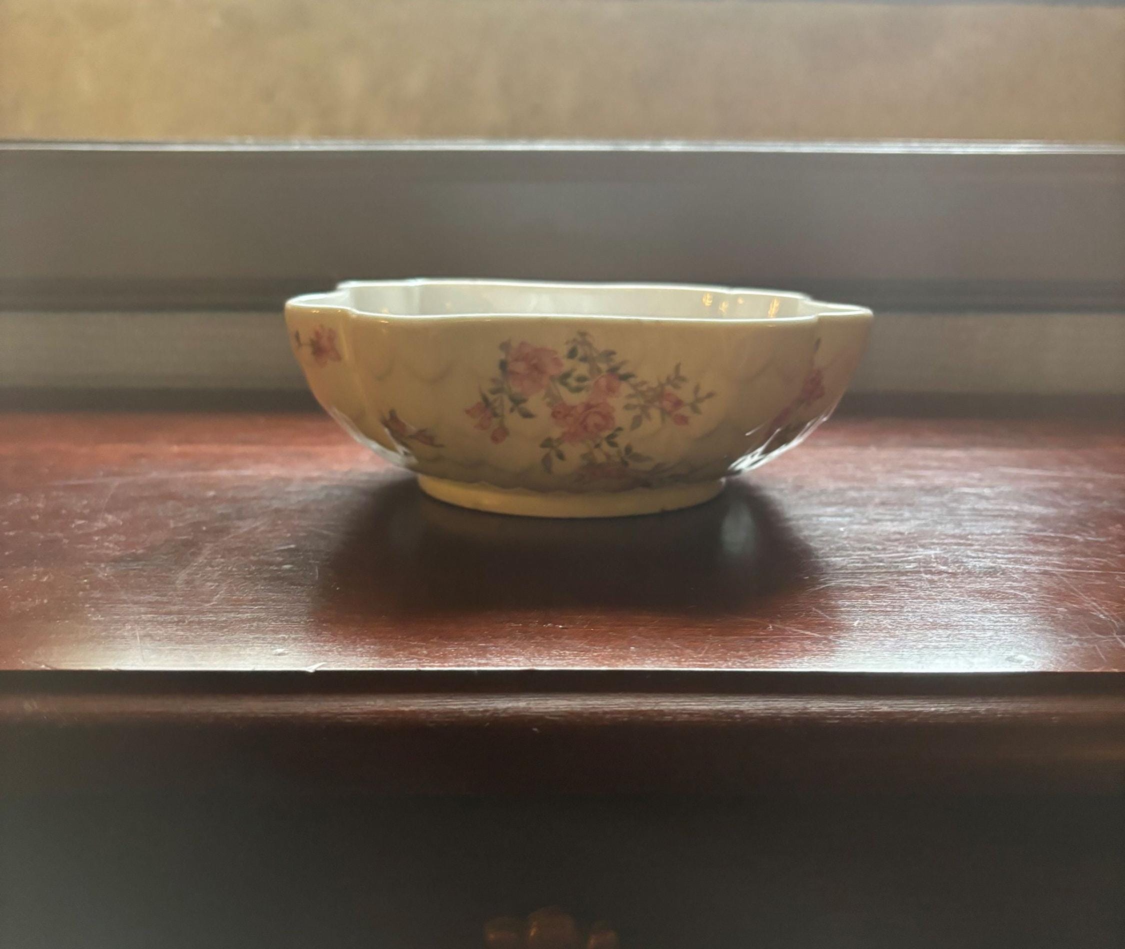 フランスヴィンテージのリモージュ手描きサービングボウル – フランス