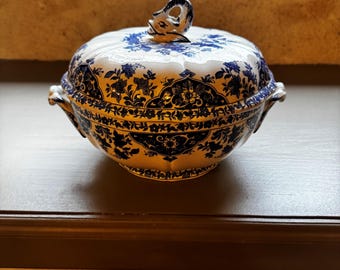 French Vintage Gien Lidded Tureen – A Rare Blue & White Masterpiece (19th-Century Elegance)