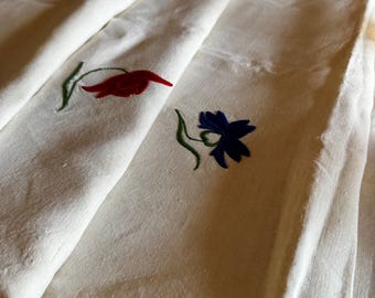 French Vintage Hand-Embroidered Tablecloth – Bold Color & Timeless Charm