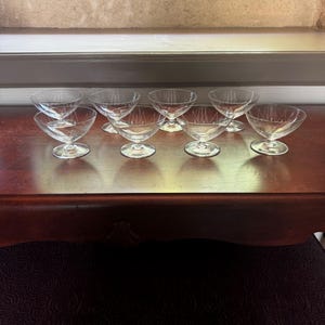 Set of 8 French Vintage Crystal Champagne Coupes – Elegant Cut Glass, Circa 1940