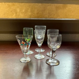 Set of 6 French Vintage Crystal Apero/Cordial Glasses – Unique & Collectible