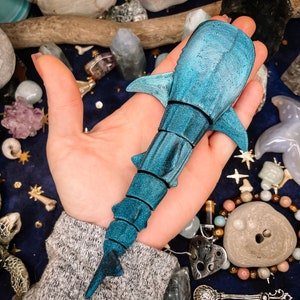 Flexi Whale Shark Fidget Toy - Color-Shifting Blue, Teal, Purple - Enchanting Oceanic Oddity for Serenity and Stress Relief