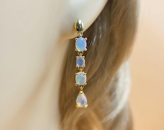Förgyllda örhängen i sterlingsilver med etiopisk opal