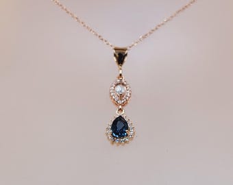 Pendentif Topaze Bleue Ovale Avec Nœud Celtique - Collier Plaqué Or 925 Argent - 18 Pouces