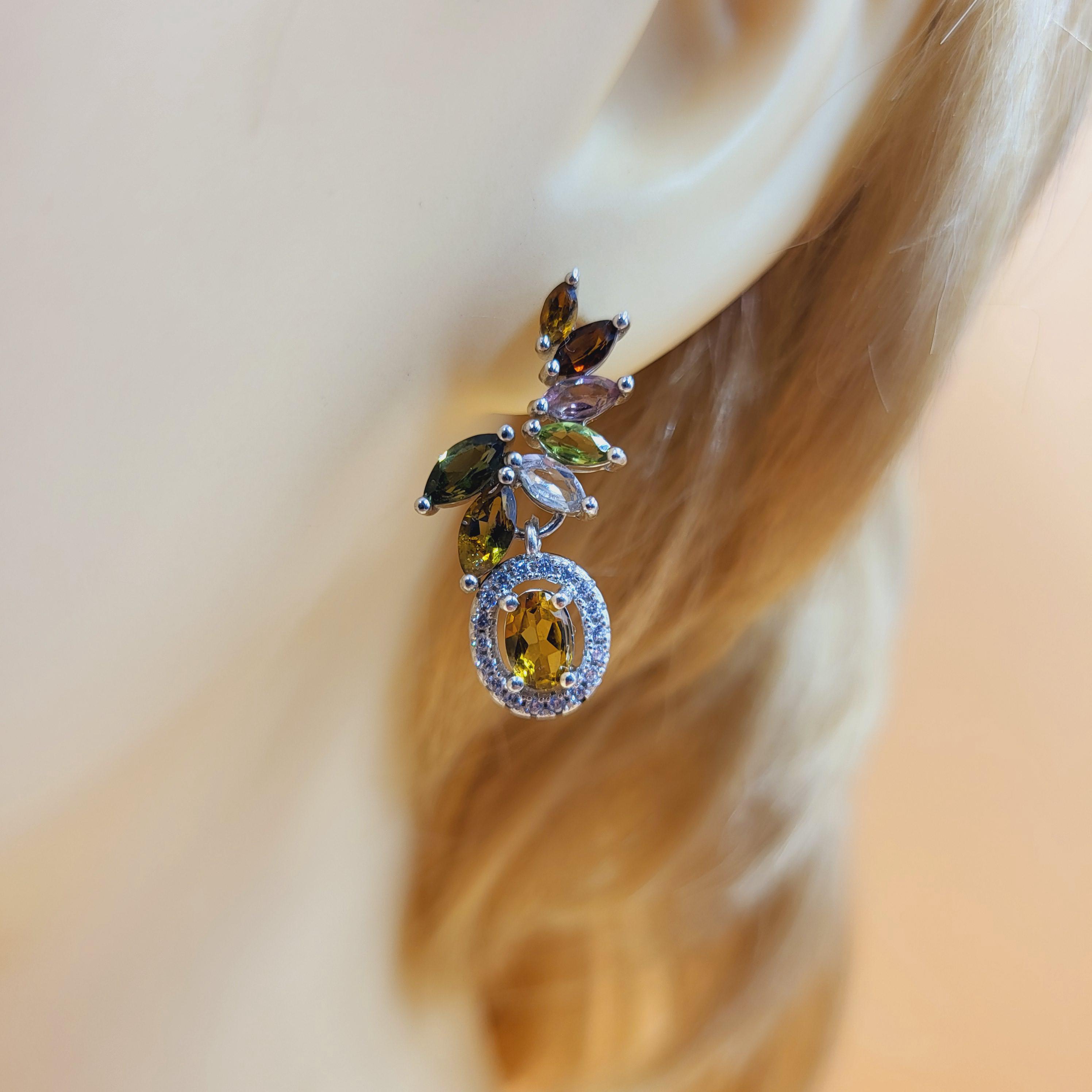Orecchini pendenti in argento sterling con opale acquamarina e alone di zirconia cubica - Italia