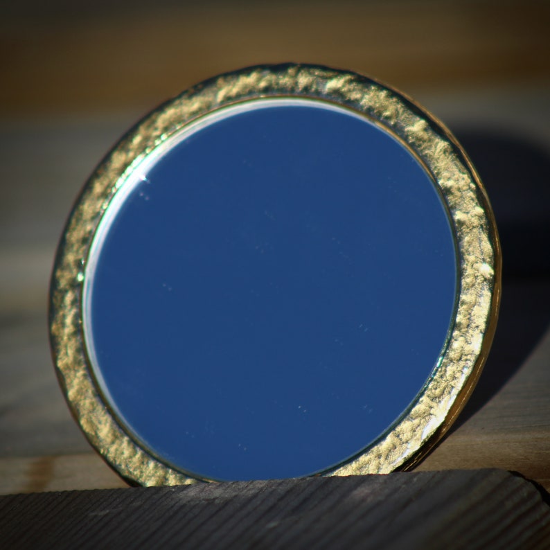 Air France: Pocket mirror created by Jean Boggio in Gold metal / Brass Dating from the 2000s In Perfect Condition image 8