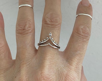 Statement ring Fashion right hand ring. Double arched V stackable silver ring