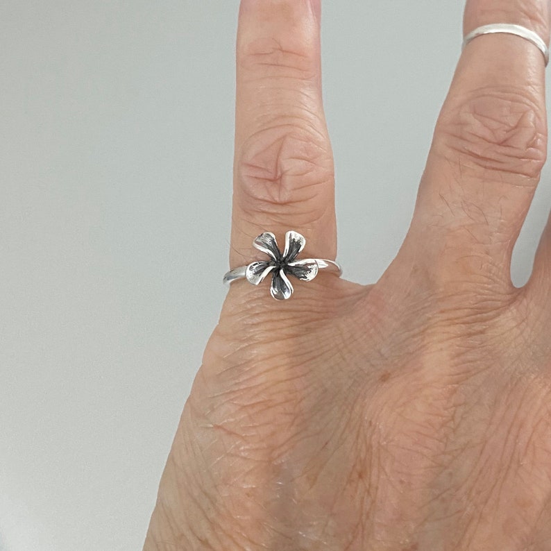 Sterling Silver Lily Flower Ring Lily Ring Silver Ring Etsy