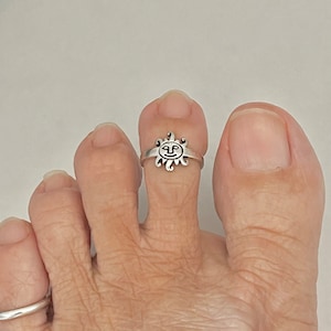 Sterling Silver Sunny Face Toe Ring, Silver Ring, Midi Ring, Pinky Ring, Adjustable Ring
